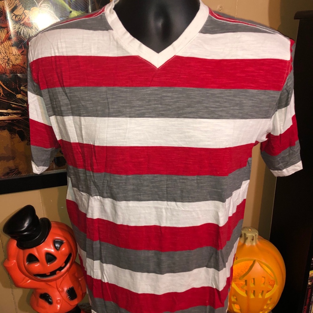 Boys faded glory v-neck short sleeve shirt